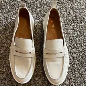 Vionic Women's Journey Uptown Loafer Cream 7.5